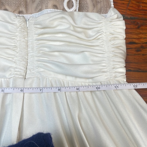 Off-white, formal dress bridal - Picture 12 of 14